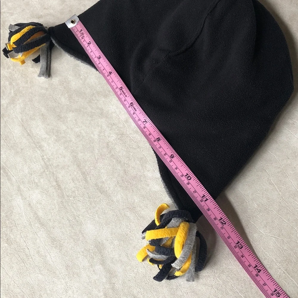 GAP Kids Beanie Style Winter Sports Reversible Fleece Hat + Pom-Pom Size 4-16